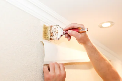 Pose de papier peint à Ébréon — revêtements muraux et toiles de verre